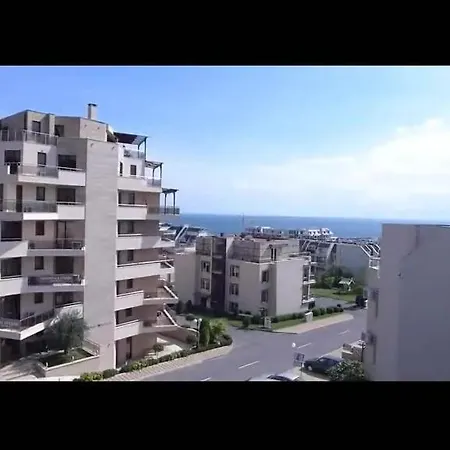 Sea View شقة *